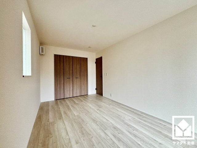 八幡市男山吉井　第１期１号棟の洋室