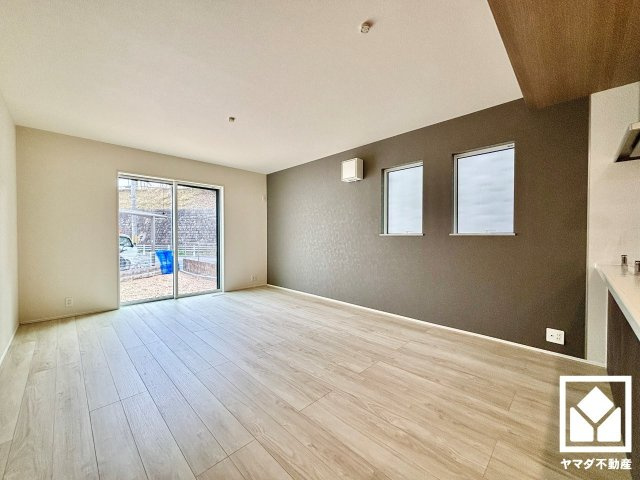 八幡市男山吉井　第１期１号棟の居間・リビング