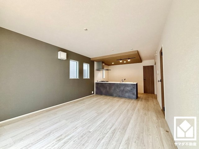 八幡市男山吉井　第１期１号棟の居間・リビング