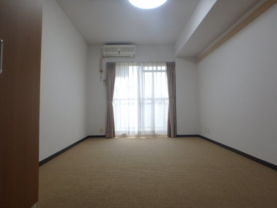 【居間・リビング】 | ジョイフル西宮北口Ⅰ | 落ち着いた色調