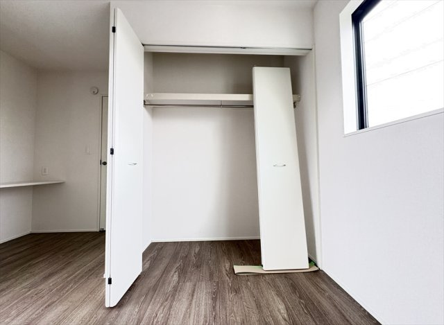【収納】 | 朝霞市膝折町3丁目　新築一戸建住宅　全8棟　(志木本店) | ハンガーパイプ付のクローゼット