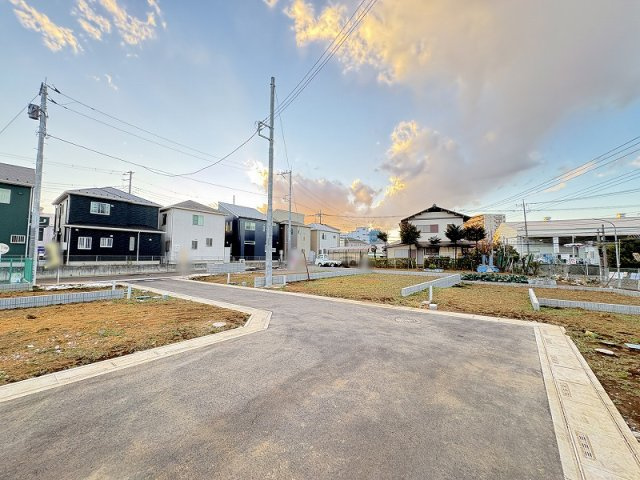 【前面道路含む現地写真】 | 朝霞市膝折町3丁目　新築一戸建住宅　全8棟　(志木本店) | 現地（2026年1月）撮影／分譲地内に新設された道路。