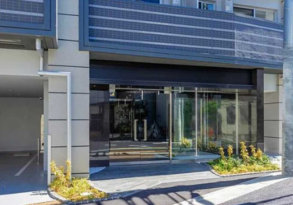 アジールコート三宿テラス　礼金0　ペット相談　新築のエントランス