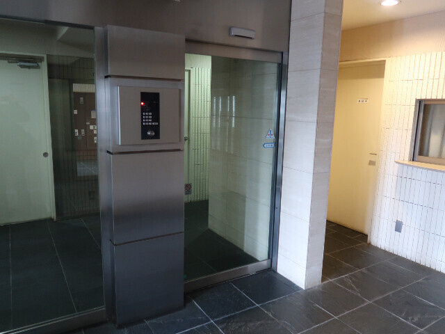 プルーシオス朝霞台のエントランス