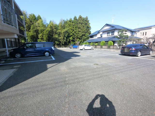 【駐車場】