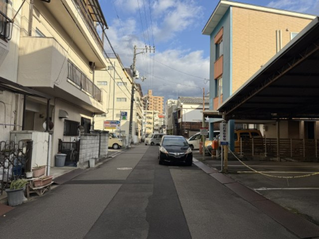 千舟町2丁目　土地の周辺|対象不動産前面道路東向きに撮影