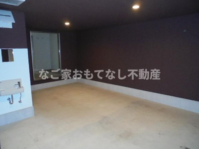【駐車場】 | Ｔ’ｓ　Ｇａｒａｇｅ | シャッター付きガレージ