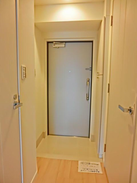 ライジングプレイス錦糸町三番館の玄関