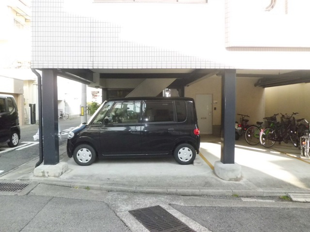 あゆみハウスの駐車場