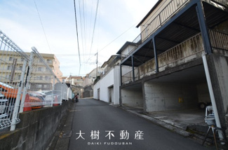 【前面道路含む現地写真】