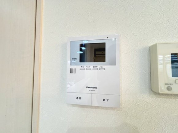 安心のモニター付きインターホン★