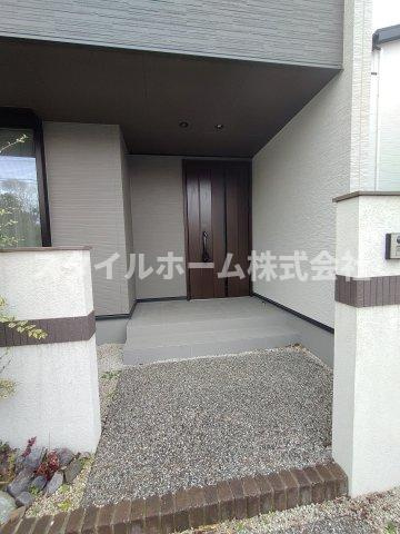 豊川市蔵子六丁目貸家のエントランス