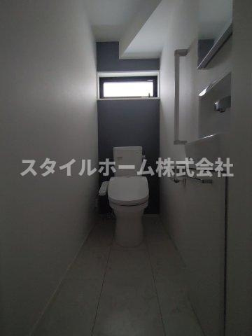 豊川市蔵子六丁目貸家のトイレ