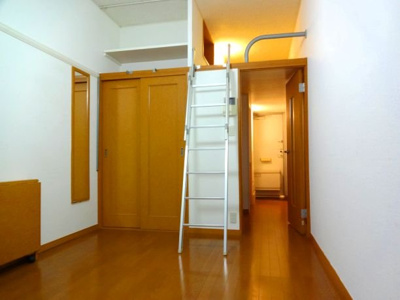 【居間・リビング】 | レオパレスエスペランサ | 一階はフローリング仕様