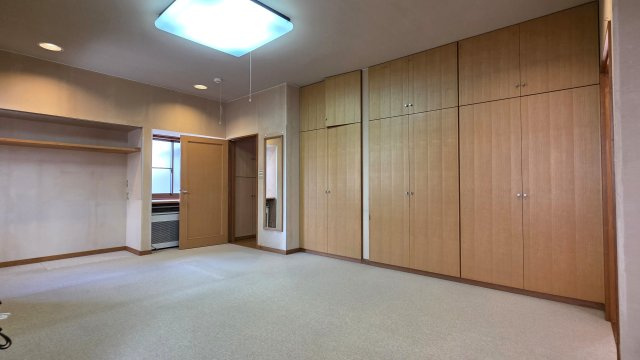 新潟市中央区新和2丁目の洋室