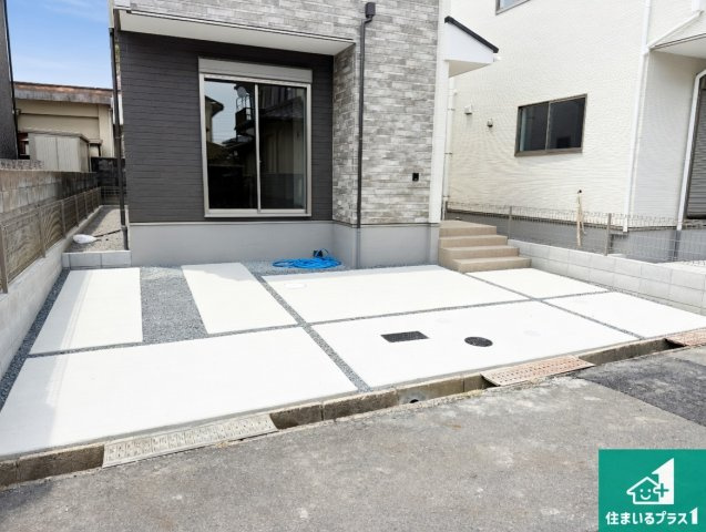 18(土)19(日)現地説明会　大津市鶴の里　全2邸の駐車場|駐車スペース！散水栓があるので、こまめに愛車を洗えます！