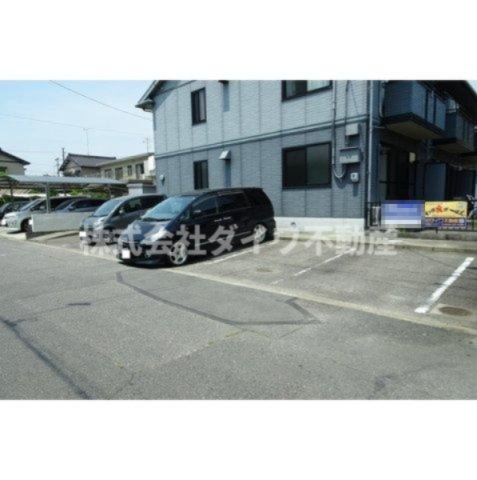 マノウールSAKAEの駐車場