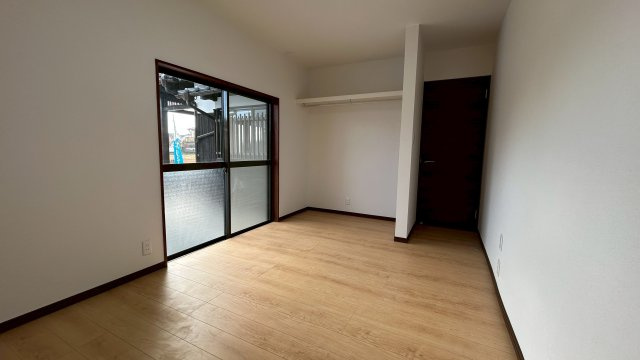 広川町一篠中古住宅の洋室