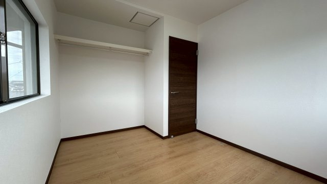 広川町一篠中古住宅の洋室