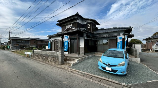 広川町一篠中古住宅の前面道路含む現地写真