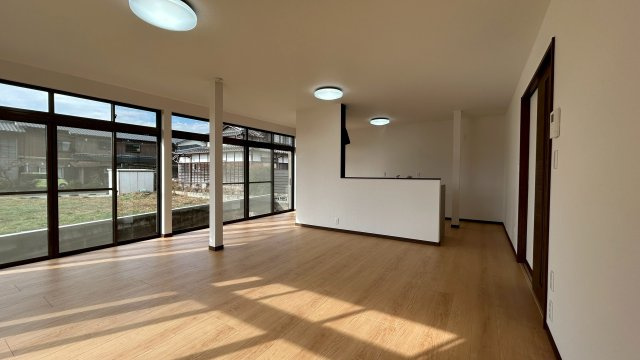広川町一篠中古住宅の居間・リビング