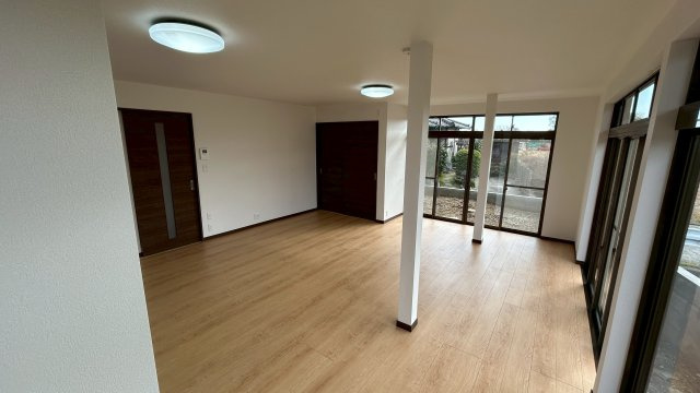 広川町一篠中古住宅の居間・リビング