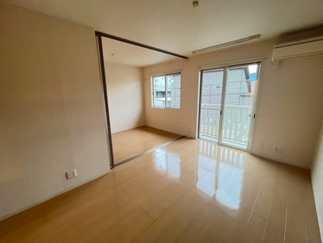 ラ・フロール青垣の居間・リビング