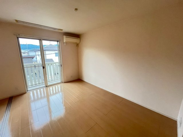 ラ・フロール青垣の居間・リビング