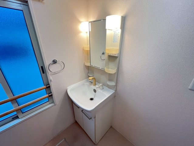 ラ・フロール青垣の洗面所