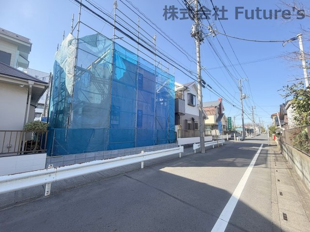 三郷市鷹野4丁目　新築戸建　全1棟の前面道路含む現地写真|前面道路含む現地写真です。