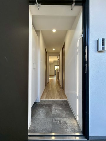 Alivis野田阪神の玄関