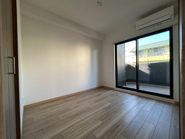 Alivis野田阪神の洋室