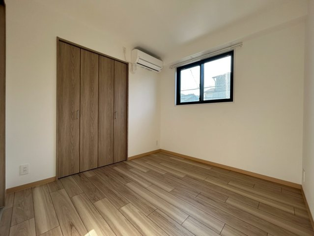 Alivis野田阪神の洋室