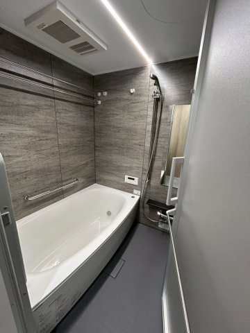 Alivis野田阪神の浴室