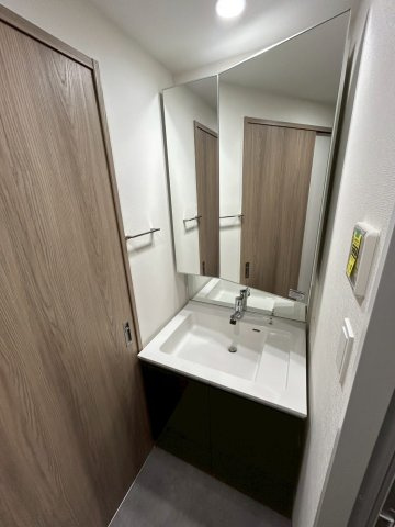 Alivis野田阪神の洗面所