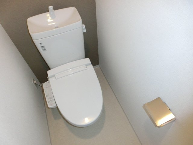 大阪市淀川区新北野３丁目の賃貸マンションのトイレ