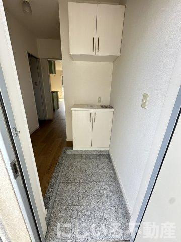 プレジデント那賀川の玄関