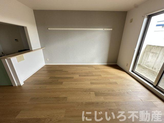 プレジデント那賀川の居間・リビング