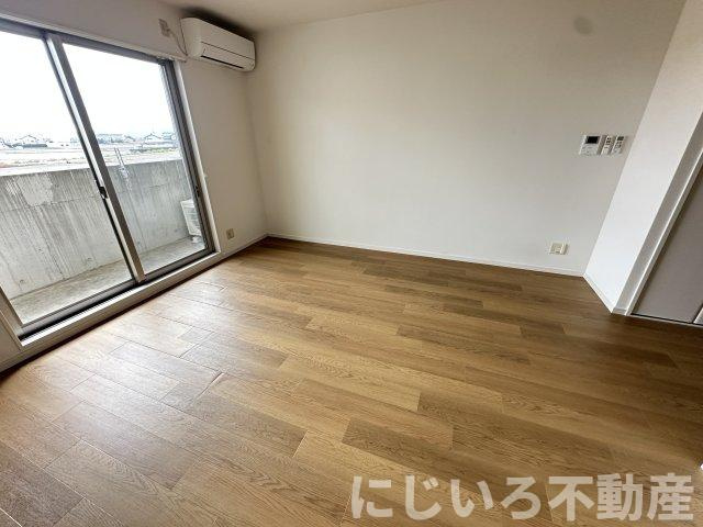 プレジデント那賀川の居間・リビング