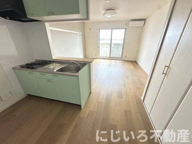 プレジデント那賀川の居間・リビング