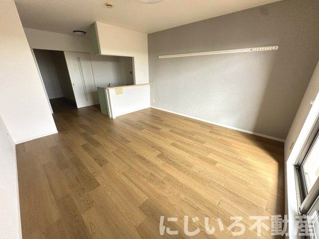 プレジデント那賀川の居間・リビング