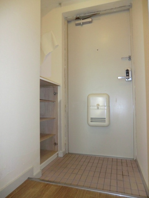 ノルデンハイム新北野の玄関