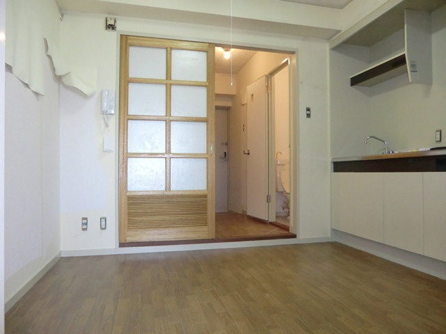 ノルデンハイム新北野の居間・リビング