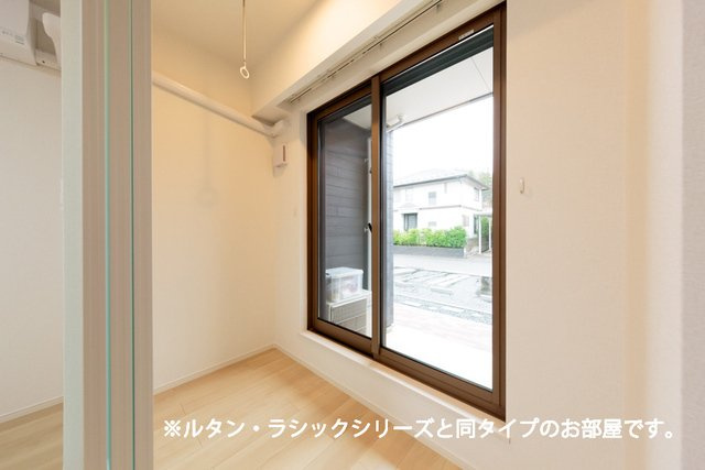 サン　レジデンスの玄関