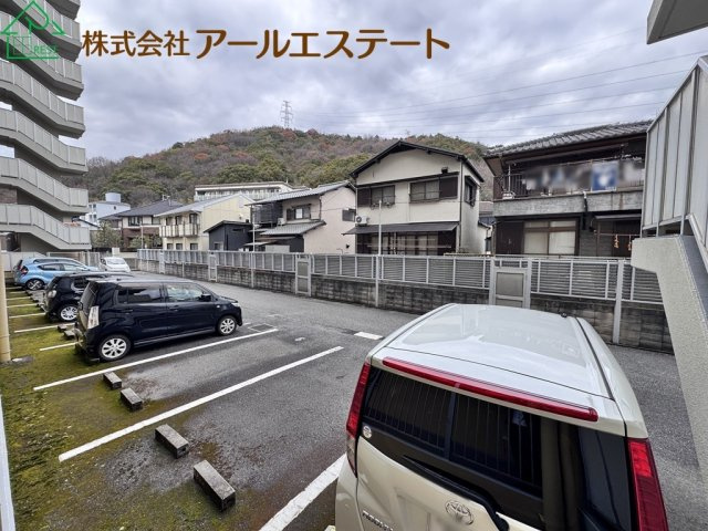 ネオハイツ花の北　JR播但線「野里駅」徒歩9分の駐車場