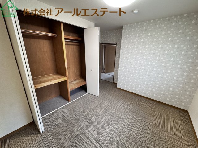 ネオハイツ花の北　JR播但線「野里駅」徒歩9分の洋室