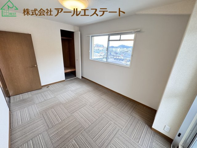 ネオハイツ花の北　JR播但線「野里駅」徒歩9分の洋室