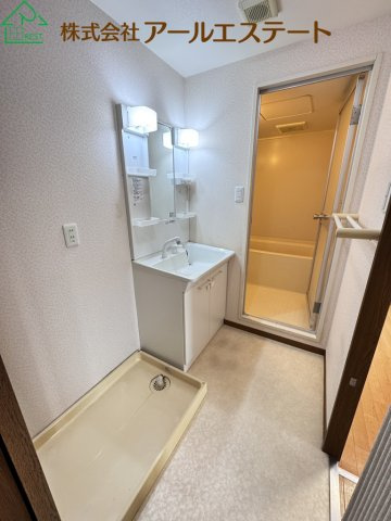 ネオハイツ花の北　JR播但線「野里駅」徒歩9分の独立洗面台