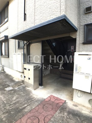 【エントランス】 | ハイカムールはなべＢ | 落ち着いたエントランスです