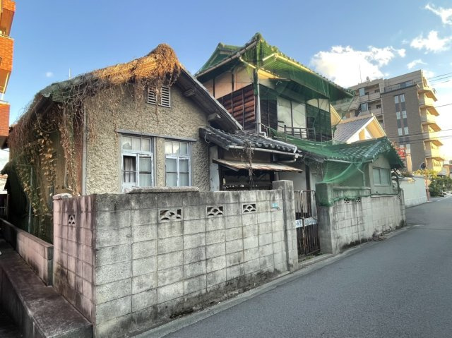 南町一丁目土地の外観|対象不動産を西側から撮影した写真です。